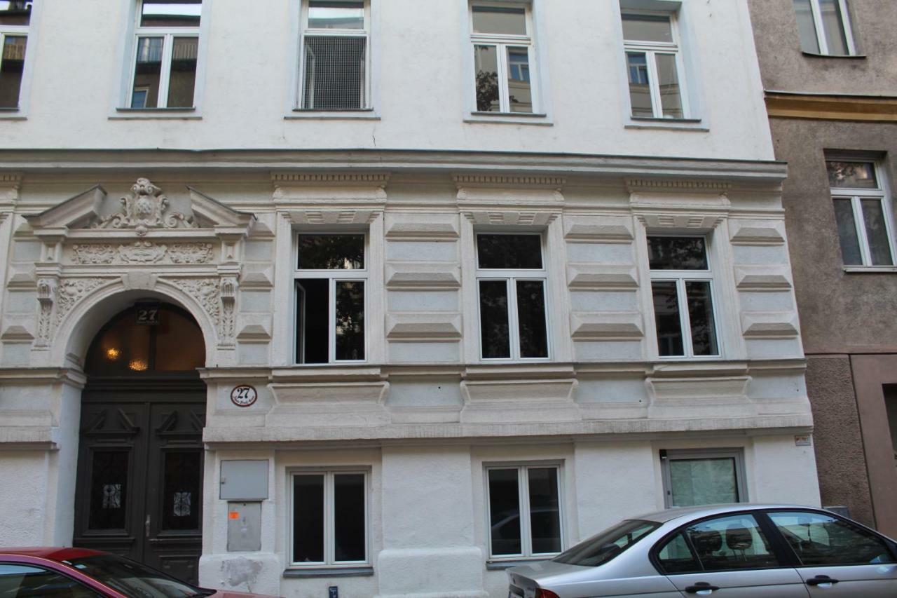 Central Vienna Apartment With Unique 40M2 City Garden & Self Check In Exterior photo
